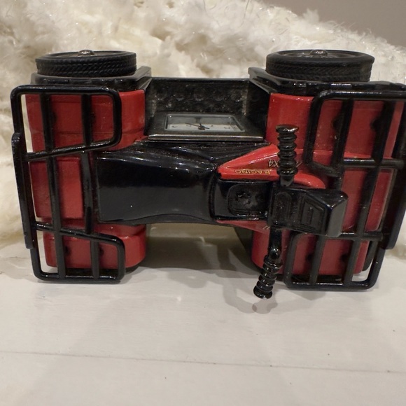 Red Honda Fourtrax 300 Diecast 4-wheeler ATV with working clock - Picture 6 of 10